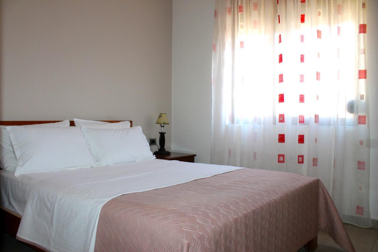 Albi'S Apartment Sarande Exterior photo